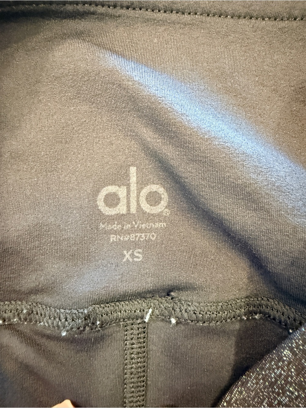Alo Yoga Interlocking Lace-Up Glitter Biker Shorts - Black Silver - XS - Picture 4 of 4